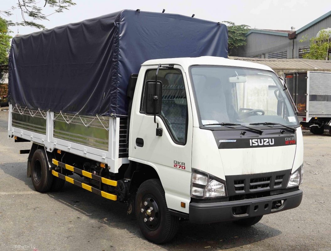 xe tải chở hàng nam định